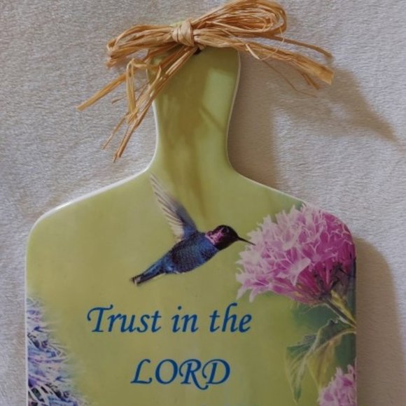 Trust in the Lord with All Your Heart Hummingbird Porcelain Chopping Block NEW - Picture 3 of 4